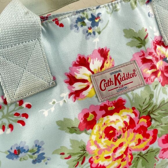 ~ Rare Cath Kidston XL Bag Tote Floral Coated Blue Handles Snap Zip Lined Pocket - Picture 3 of 16